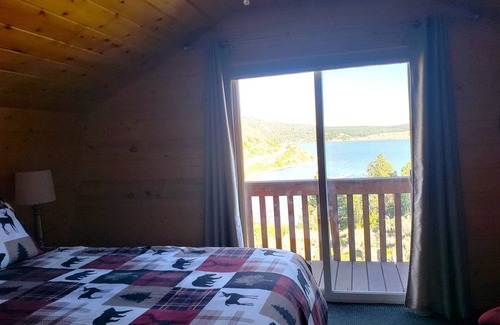 Mammoth Creek Cabin | Charming Lakeview Cabin at Panguitch Lake