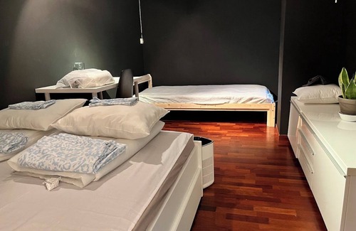 Stavanger Bed & Breakfast | Charming large room -BnB- with balcony in wonderful Stavanger Center