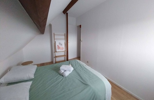 Damgan House | Charming little house with shared pool 0