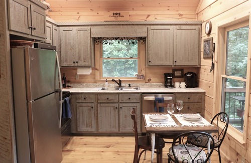 Cherry Log Cabin | Charming Log Cabin Getaway – Hot Tub & Firepit