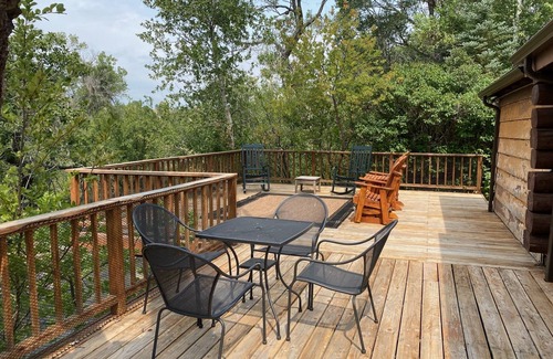 Sheridan Cabin | Charming Log Cabin