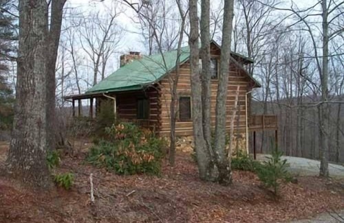 Smith River Cabin | Charming Log Home with Pond on 27 Acres with Mountain Views