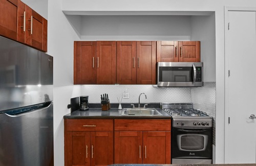 Port Morris Apartment | Charming Luxe 2bdrm Continental Residence