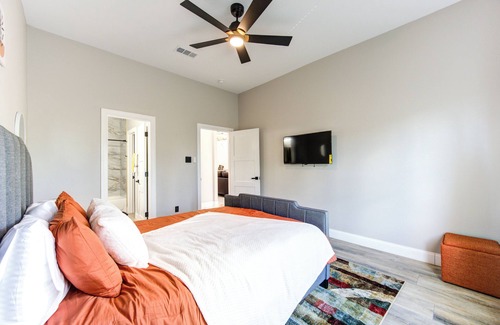 Southeast Houston House | Charming & Luxurious 3-bedroom townhome with AC and WiFi in Southeast Houston