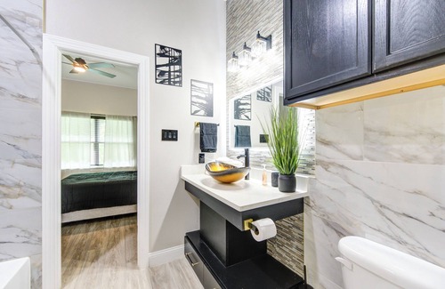 Southeast Houston House | Charming & Luxurious 3-bedroom townhome with AC and WiFi in Southeast Houston