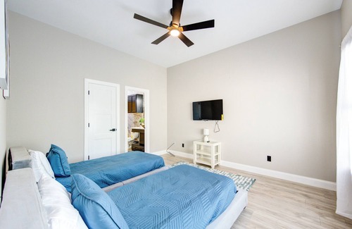 Southeast Houston House | Charming & Luxurious 3-bedroom townhome with AC and WiFi in Southeast Houston