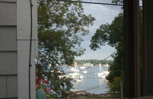 Falmouth Foreside Cottage | Charming Maine Seaside Cottage near private beach