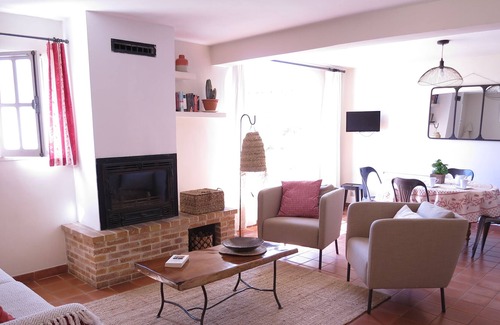 Cereste Villa | Charming Mas 15km from Colorado Provençal and Apt, swimming pool in a 5 ha plot