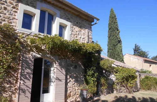Mondragon House | Charming Mas provençal with swimming pool, 1ha garden, quiet, 7 bedrooms, 14per