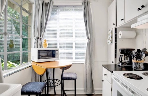 Hannon Park House | Charming Midtown Apt - Hannon Hideaway Unit A