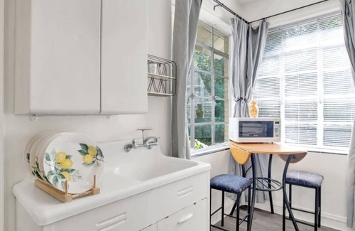 Hannon Park House | Charming Midtown Apt - Hannon Hideaway Unit A