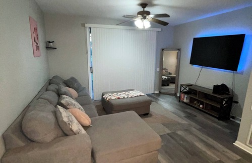 Riverview House | Charming Modern 2-bedroom Riverview Retreat Near Nature, Beaches & Tampa Fun