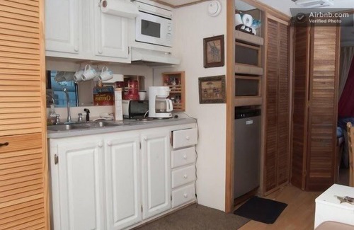 Sheepshead Bay Boat Rental | Charming Modern Housebarge