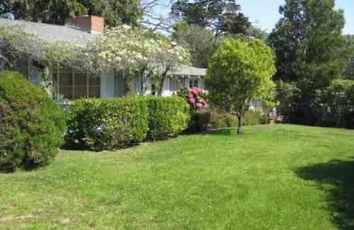 Hedgerow Cottage | Charming Montecito Home