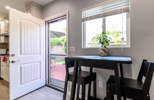 Monrovia House | Charming Mountain Hideaway - Detached One Bedroom ADU in Monrovia/LA