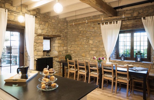 Castaneda House | Charming mountain house near Cabárceno