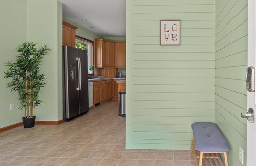 Saugerties House | Charming Mountain Retreat w Hot Tub