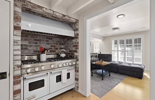 Capitola House | Charming Napa-inspired home on river, private dock, 2 min walk to beach, FP, BBQ
