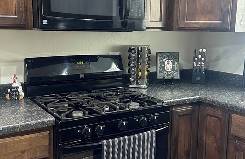 Farmington House | Charming newer 3-bedroom house in Farmington with Refrigerated AC, WiFi