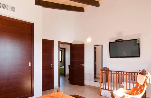 Algaida Villa | Charming newly built finca and chic guest house.