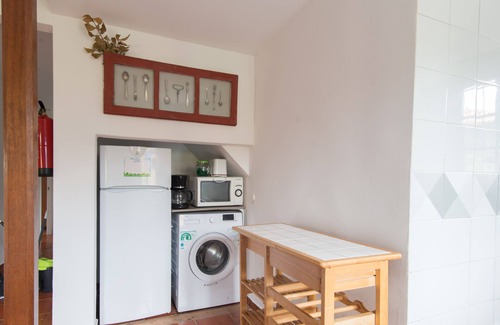 Peruyes Cottage | Charming newly renovated country house with ample land for exclusive use