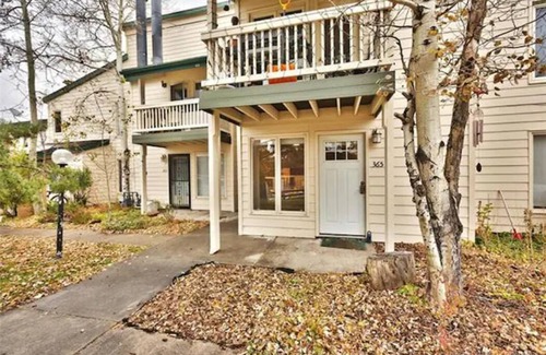 North Park City Condo | Charming newly remodeled 1 BD Condo near PC Mountain Resort