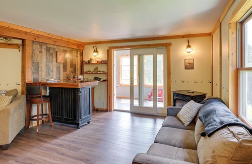 Newport Cabin | Charming Newport Cabin on 35 Acres!