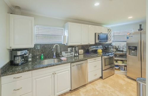 South Middle River Cottage | Charming Oasis with a Pool