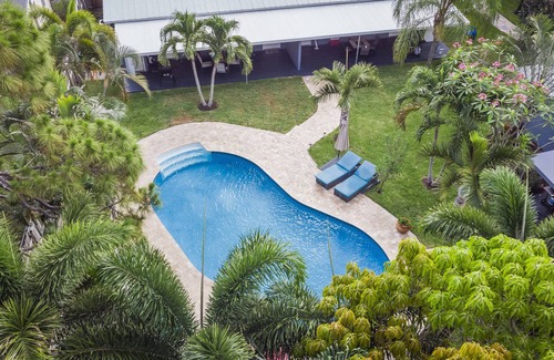 South Middle River Cottage | Charming Oasis with a Pool