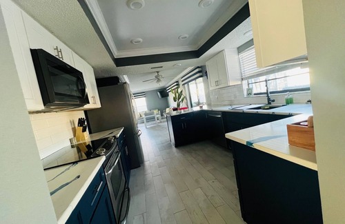 Spring Hill House | Charming Ocean Front 3-bedroom and 4 Bath with WiFi and AC in Hernando Beach