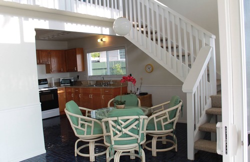 Kailua-Kona Cottage | Charming Oceanfront Cottage in Beautiful Historic Kailua-Kona Village