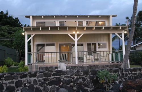 Kailua-Kona Cottage | Charming Oceanfront Cottage in Beautiful Historic Kailua-Kona Village