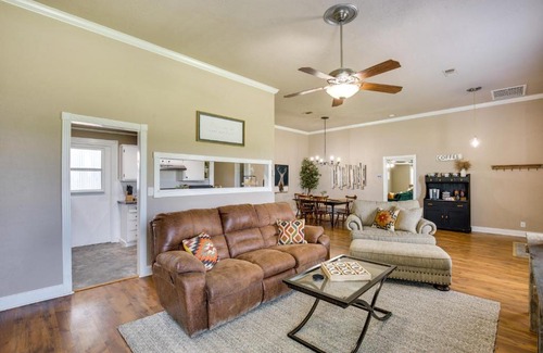Marietta House | Charming Oklahoma Escape Near Beaches and Golfing!