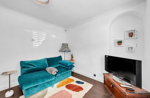 Crystal Palace Apartment | Charming one bed flat with a lovely shared garden