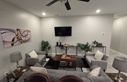 Lebanon House | Charming one level 2-bedroom townhome in brilliant Lebanon!