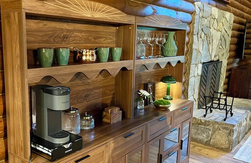 Bowling Green Cabin | Charming One-Of-A-Kind Log Cabin with Space for Everyone!