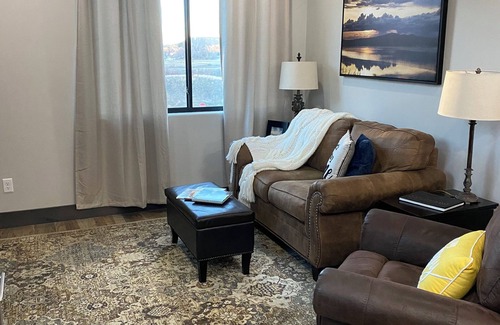 Palmer Lake Apartment | Charming Palmer Lake Loft: 1-bdrm LOFT, full bath, kitchen, smart TV, WiFi, AC