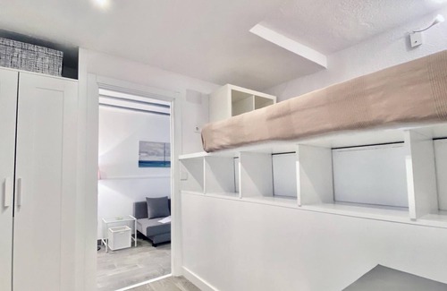 Las Acacias Apartment | Charming Paseo de los Olmos - Temporary Stays, 3 Guests, Wifi