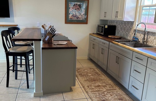Paia Cottage | Charming. permitted cottage, short walk to Paia town & beach.nSTPH 2013/0004