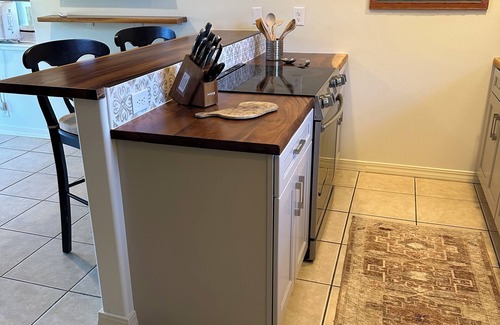 Paia Cottage | Charming. permitted cottage, short walk to Paia town & beach.nSTPH 2013/0004
