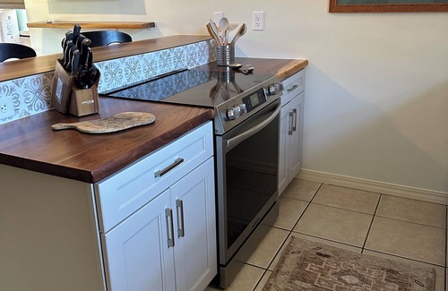 Paia Cottage | Charming. permitted cottage, short walk to Paia town & beach.nSTPH 2013/0004