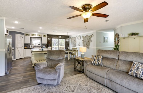 Perry House | Charming Perry Home ~ 2 Mi to the Gulf!