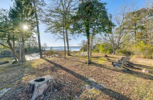 Weems House | Charming Pet Friendly 4-bedroom river view home with grill, in lovely Weems!