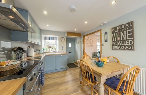 Llanengan Cottage | Charming Pet-Friendly Cottage with Coastal Views near Abersoch | Tan-Y-Fynwent