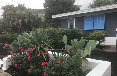 Myrtle Beach House | CHARMING, PRIVATE GETAWAY!/1 Block - Beach!/ENTIRE House/UPSCALE LOCATION/Pets-!