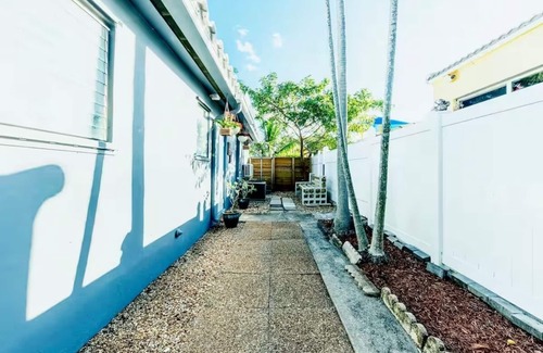 Royal Poinciana House | Charming Private Studio with AC and WiFi in lovely Hollywood