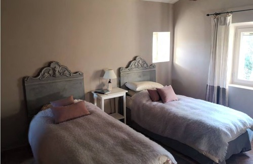 Menerbes Other | Charming Provençale farmhouse for rent in the middle of Lubéron National Park.