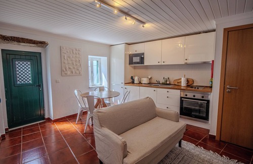 Sarzedas House | Charming House in Casal Águas de Verão with Mountain Views