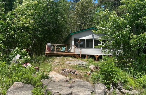 West Nipissing Cabin | Charming, quiet & rustic cabin on the French River with enclosed porch and deck