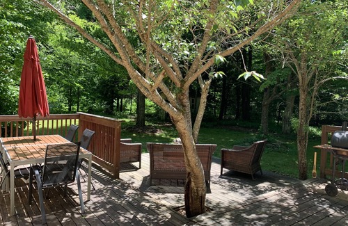 Livingston Manor House | Charming, Quiet Country House that is Open to the Outdoors